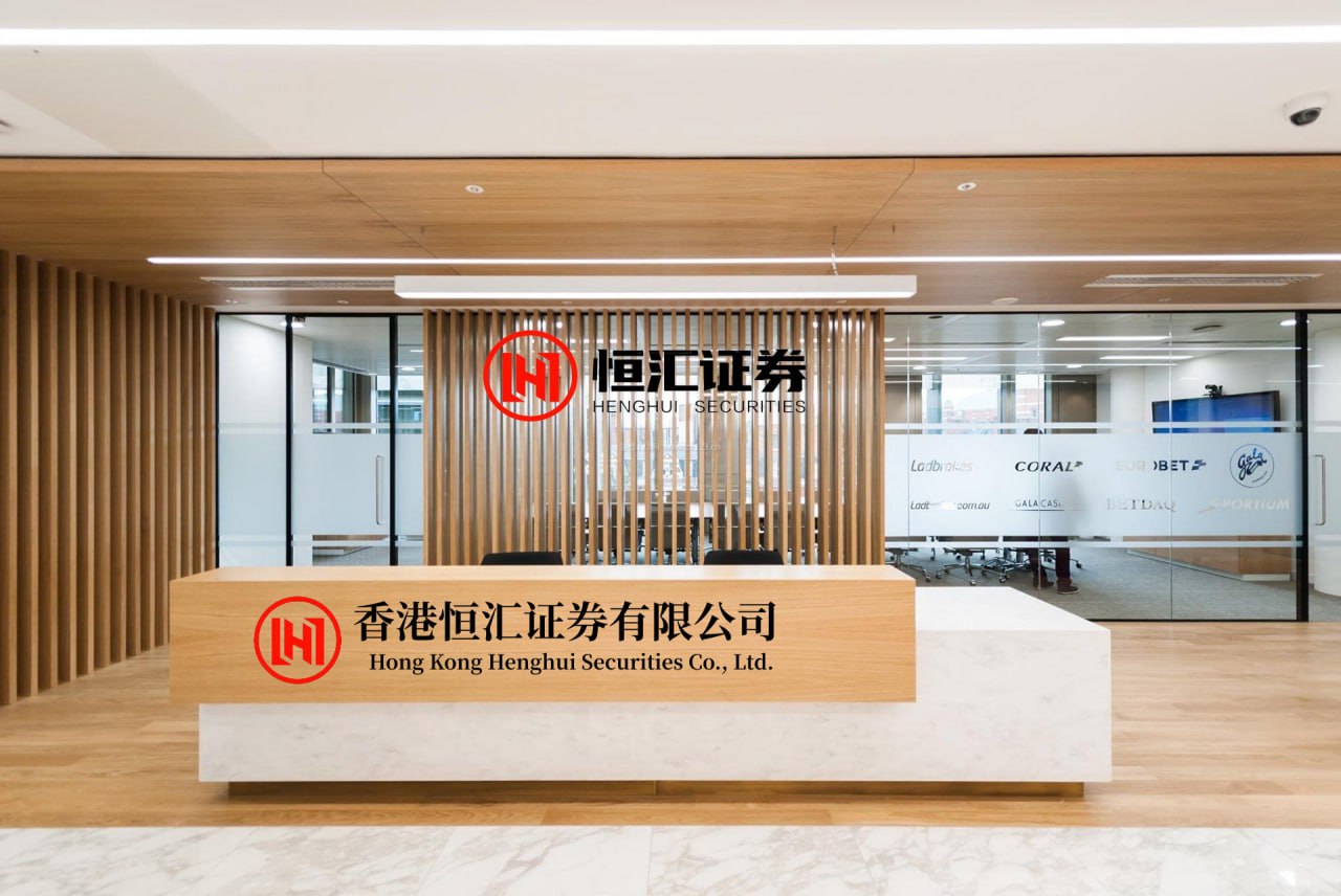 忆融速配 七哥：别再只看金叉死叉了！MACD高胜率用法大揭秘很多朋友说MACD指标不准，一买就跌一卖就涨？其实问题不在指标，而是你忽略了最关键的位置和趋势！今天分享一套经过实战验证的三重过滤法，大幅提升操...